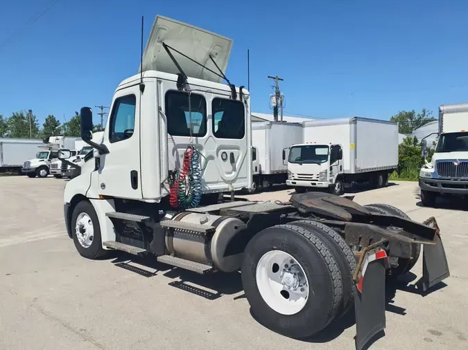 2020 FREIGHTLINER/MERCEDES NEW CASCADIA 126f9616a1973690d69cbe1da41a215b24c