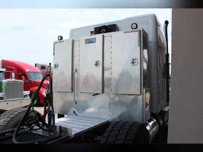 2017 Peterbilt 579