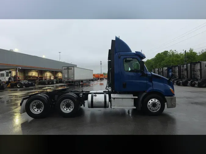2020 Freightliner Cascadia 126f966153ed259655ab1f17d06cb01e36a
