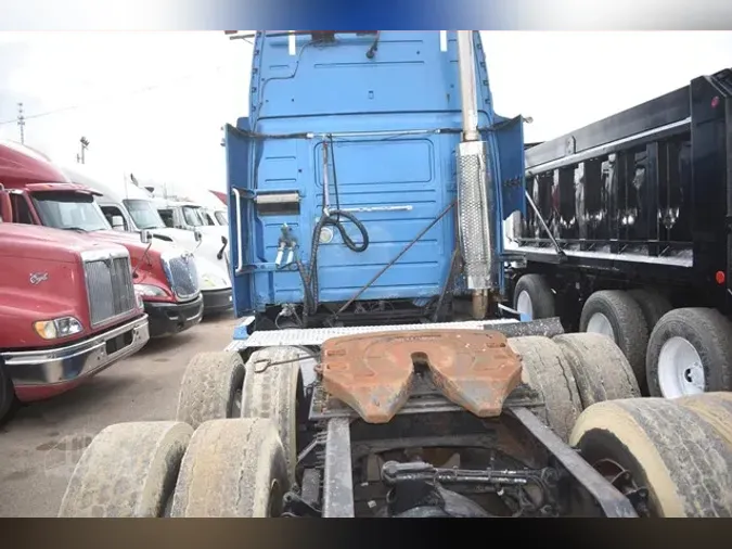 2006 VOLVO VNL64T670