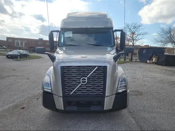 2021 VOLVO VNL760