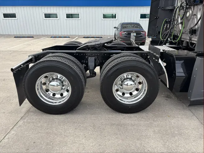 2021 Freightliner Cascadia 126