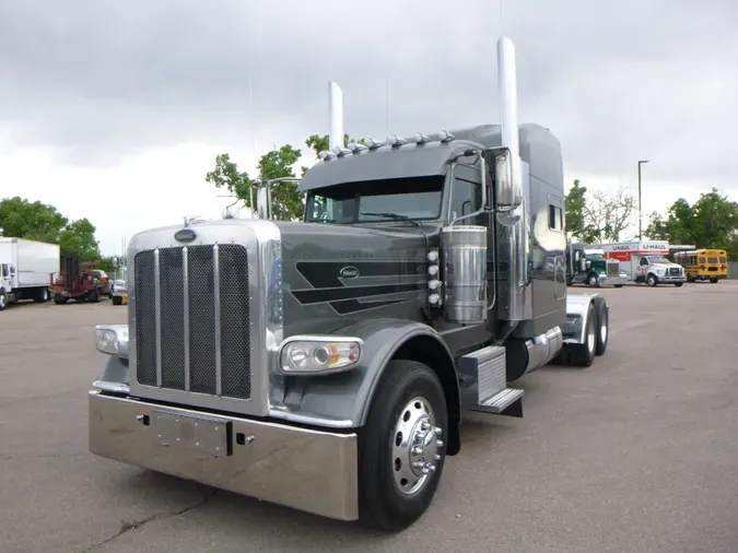 2021 Peterbilt 389