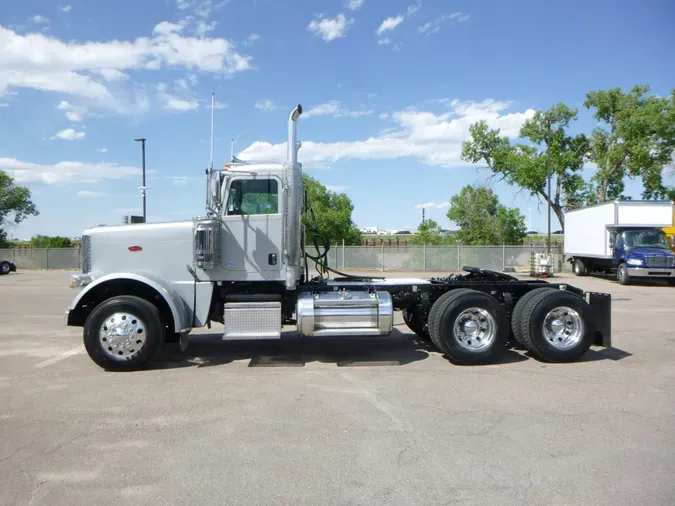 2020 Peterbilt 389
