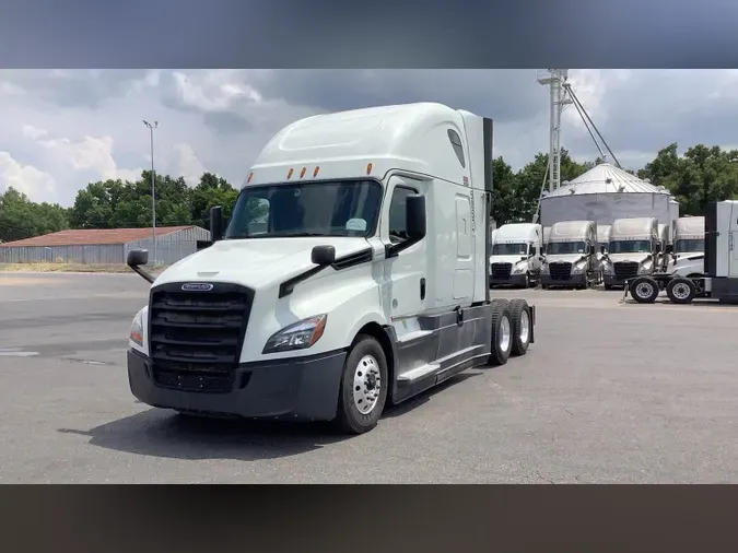 2020 Freightliner Cascadia 126