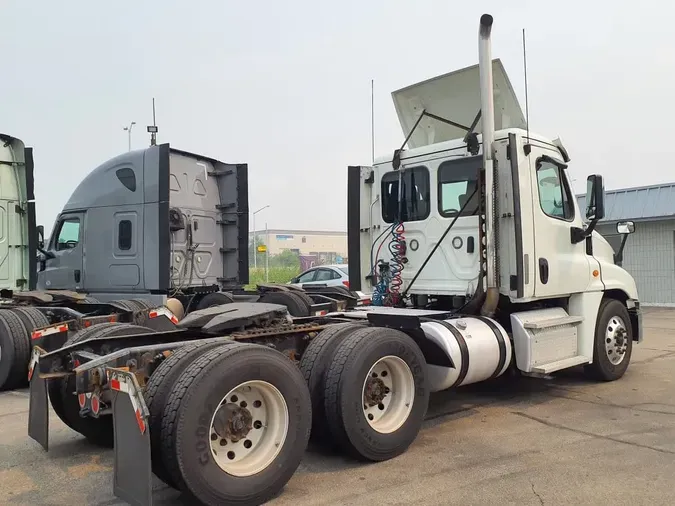 2019 FREIGHTLINER/MERCEDES CASCADIA 125f972b570bb5b8dcb85d2a97467b2731c