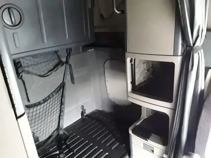 2020 FREIGHTLINER/MERCEDES CASCADIA 125