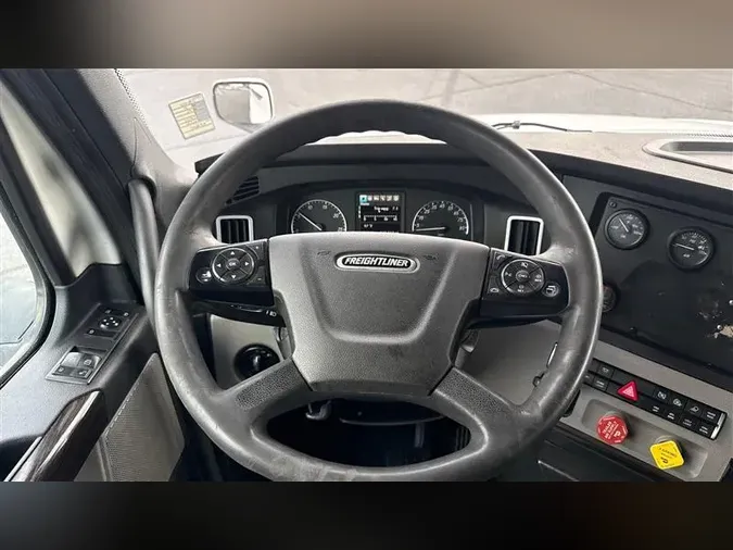 2019 FREIGHTLINER CA126