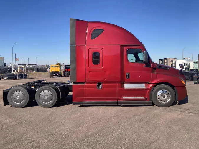 2025 Freightliner New Cascadia