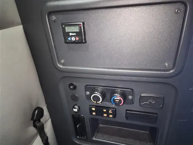 2021 FREIGHTLINER CA116