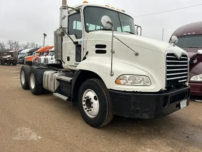2012 MACK PINNACLE CXU613f982aebf782b227792313e2989147af1