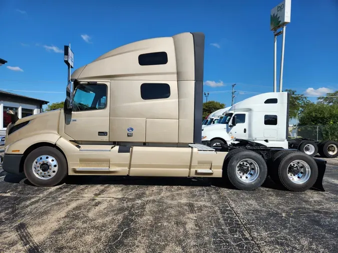 2019 VOLVO VNL64T760