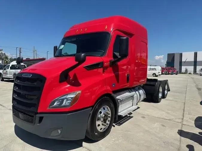 2020 Freightliner Cascadia