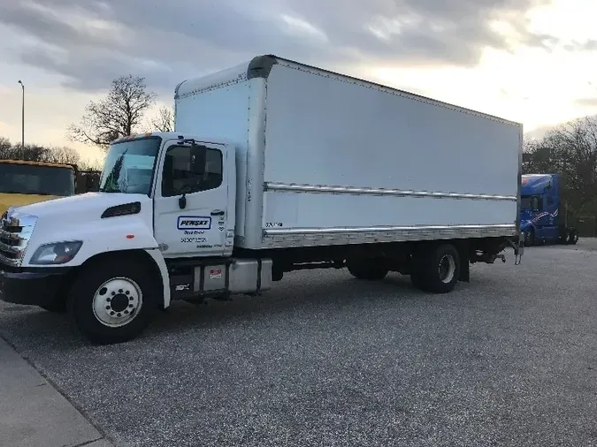 2017 HINO TRUCK 268