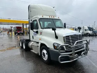 2017 FREIGHTLINER X12564ST