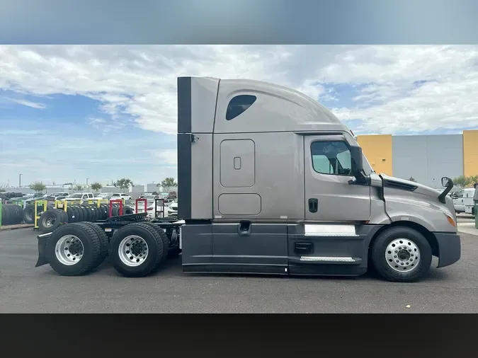 2023 Freightliner Cascadia