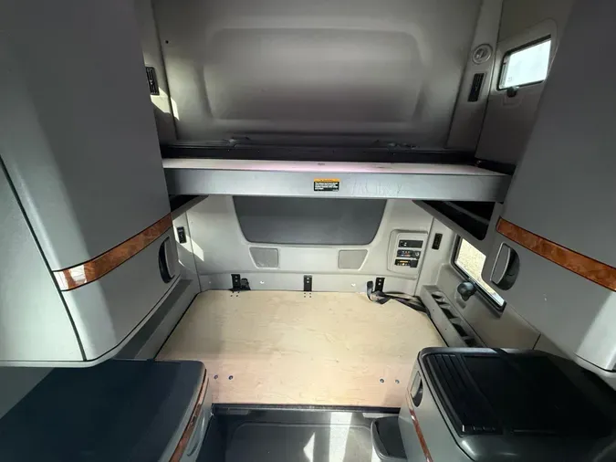 2020 International LT625