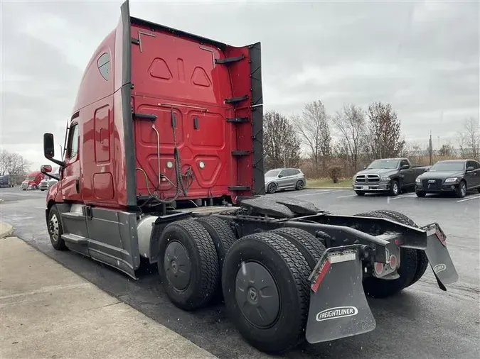 2021 FREIGHTLINER CA126