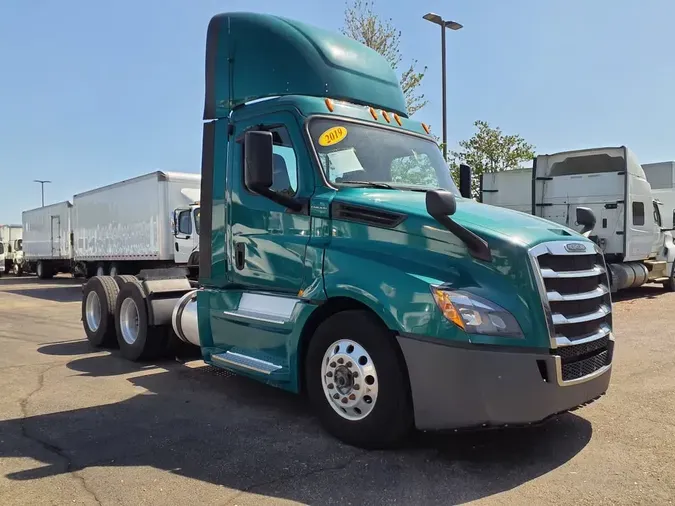2019 FREIGHTLINER NEW CASCADIA PX12664