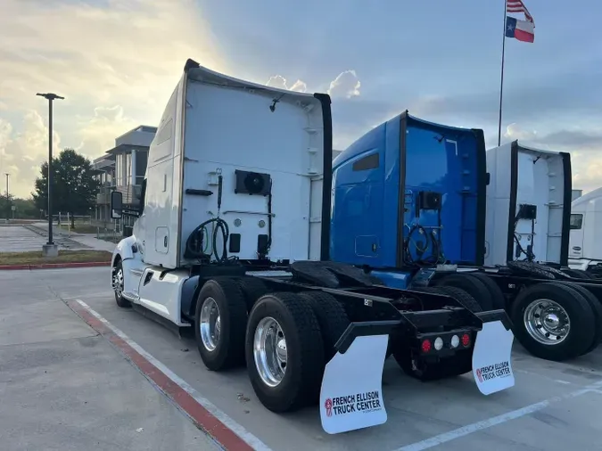 2022 Kenworth T680