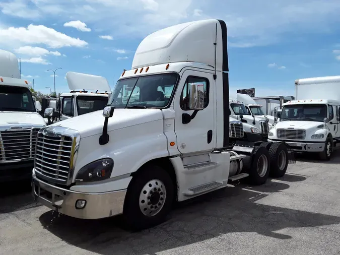 2020 FREIGHTLINER/MERCEDES CASCADIA 125f98caf497fdc5802de2e370bc8e80393