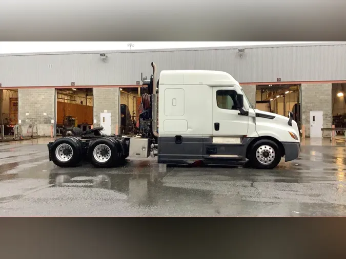 2021 Freightliner Cascadia 126f98fd504d6f5f98cc5f93780f20b0cbf