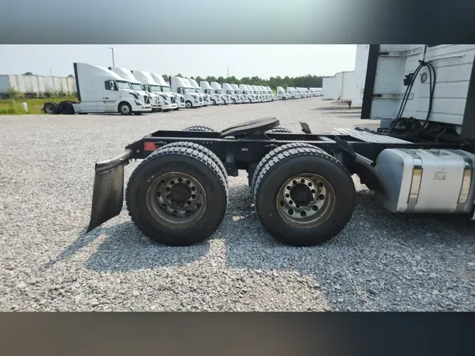 2019 Volvo VNL300