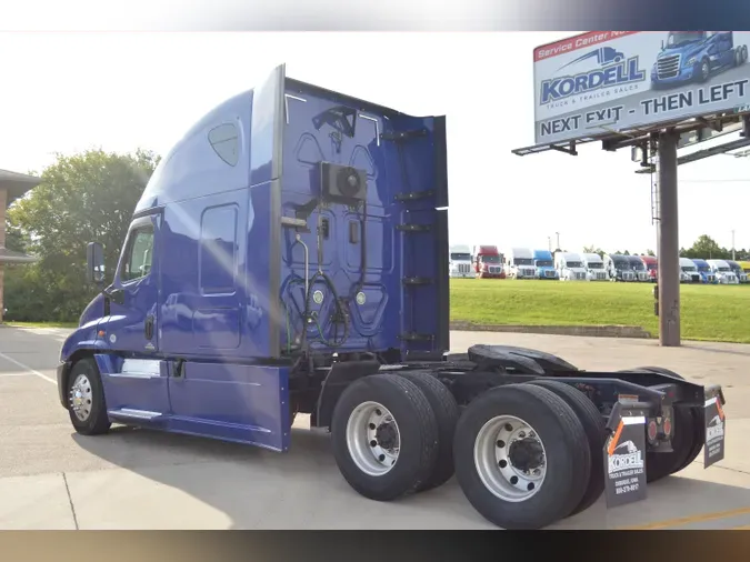 2017 FREIGHTLINER CASCADIA