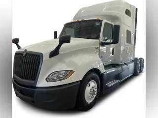2022 International LT625