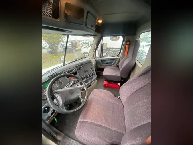2018 FREIGHTLINER/MERCEDES CASCADIA 125