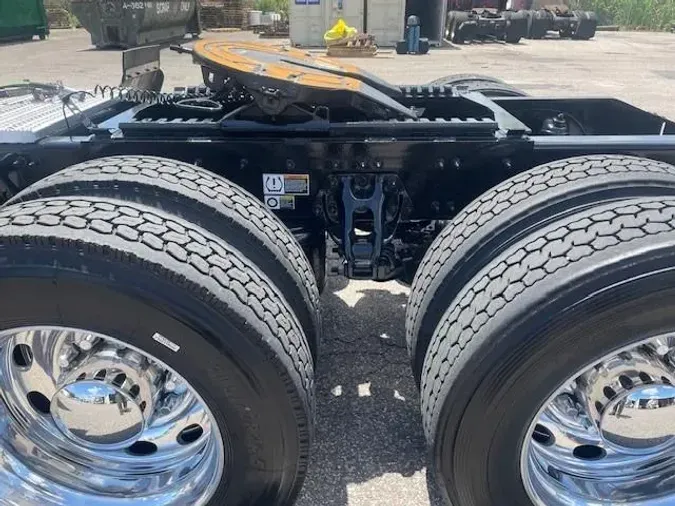 2022 Peterbilt 389