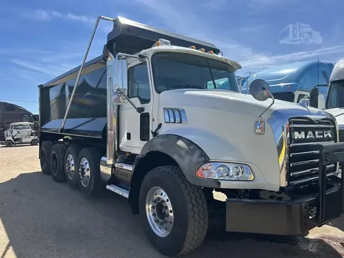 2013 MACK GRANITE GU813