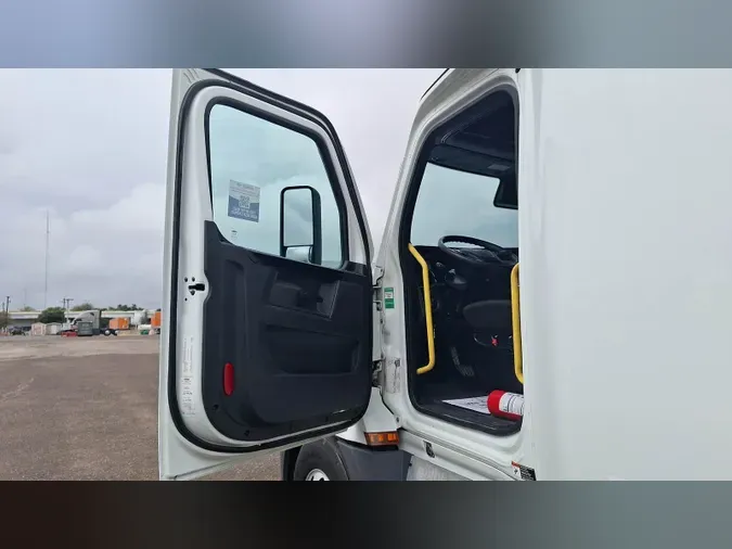 2023 Freightliner Cascadia 126