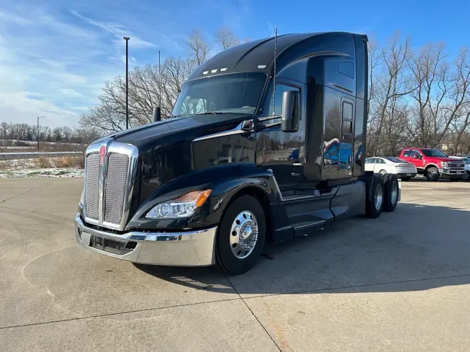2022 Kenworth T680