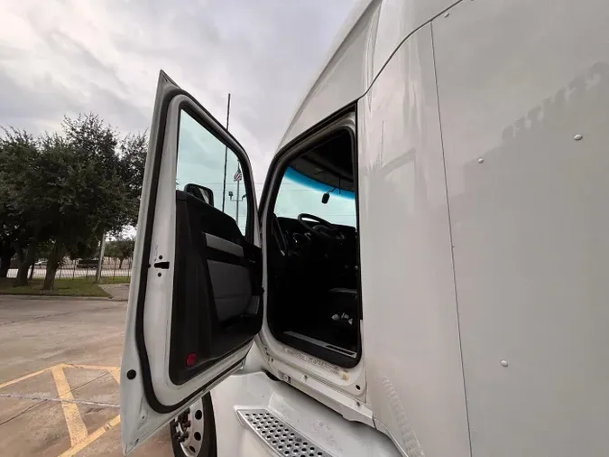 2022 Kenworth T680