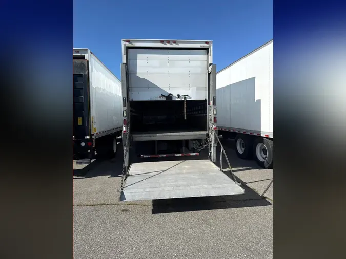 2019 FREIGHTLINER/MERCEDES M2 106