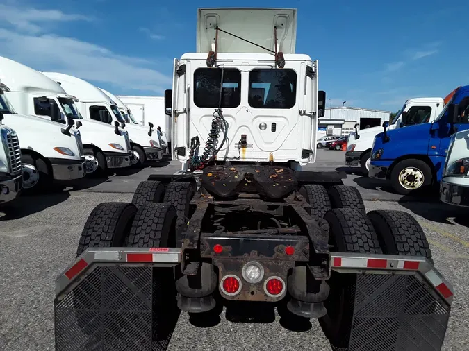 2018 FREIGHTLINER/MERCEDES CASCADIA 113