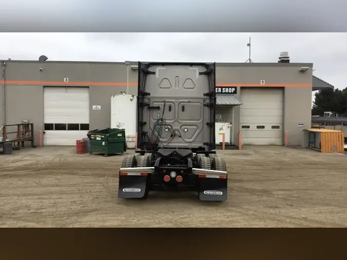 2024 Freightliner Cascadia 126f9ac9e4957f232220fb2d5176d1f6f17