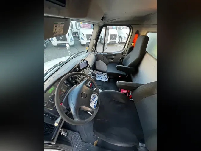 2019 FREIGHTLINER/MERCEDES M2 106