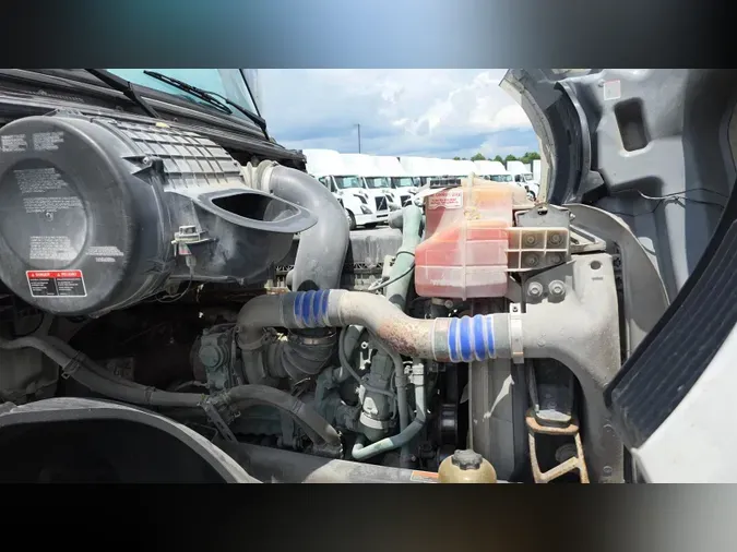 2019 Volvo VNL300