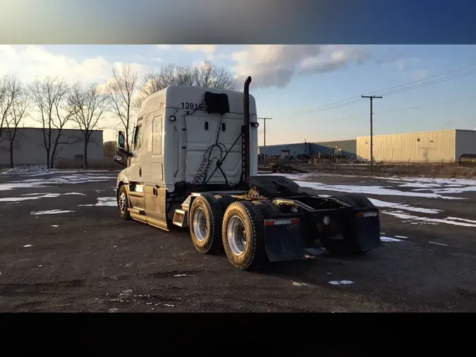2022 Freightliner Cascadia 126