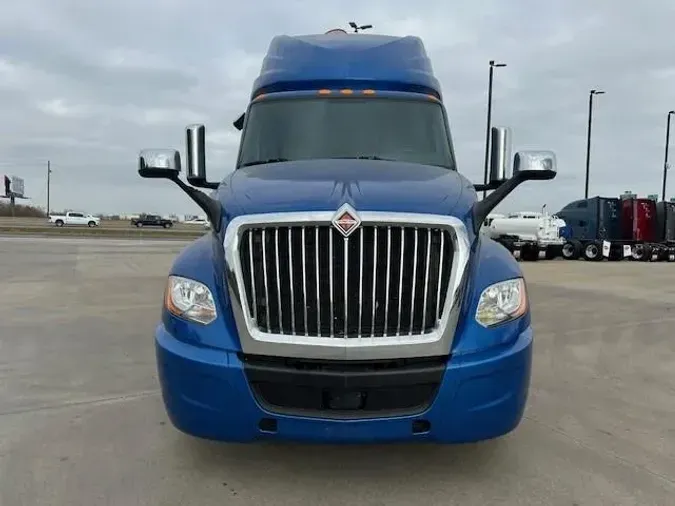 2022 International LT625