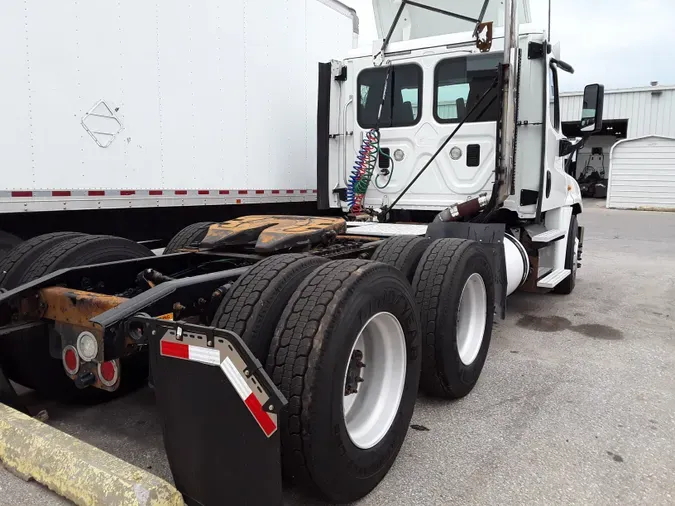 2016 FREIGHTLINER/MERCEDES CASCADIA 125