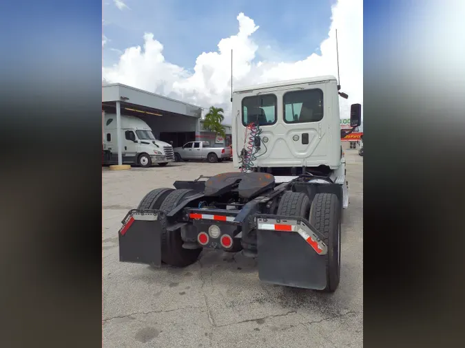 2016 FREIGHTLINER/MERCEDES CASCADIA 113