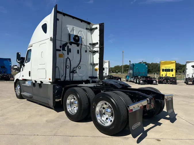 2020 Freightliner Cascadia