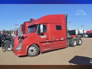 2015 VOLVO VNL64T730