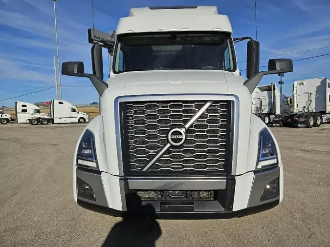 2023 VOLVO VNL64T860