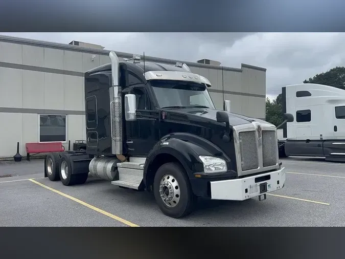 2022 Kenworth T880