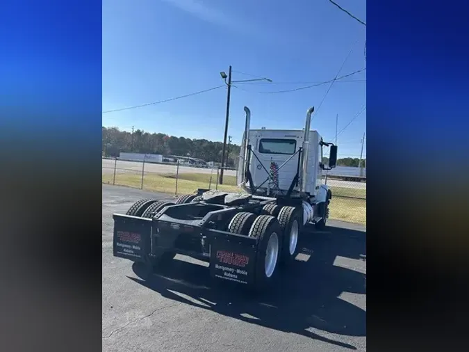 2019 VOLVO VHD64FT300