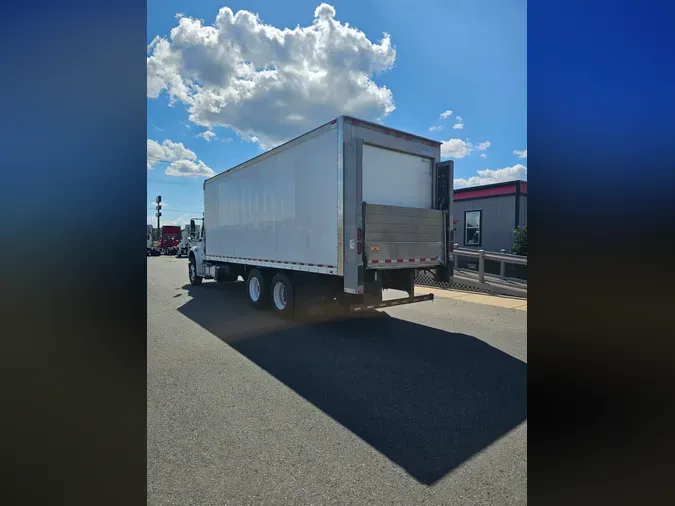 2018 FREIGHTLINER/MERCEDES M2 106